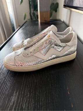 Stuart Weitzman Silver Metallic Snake-Print Low-Top Sneakers *missing laces